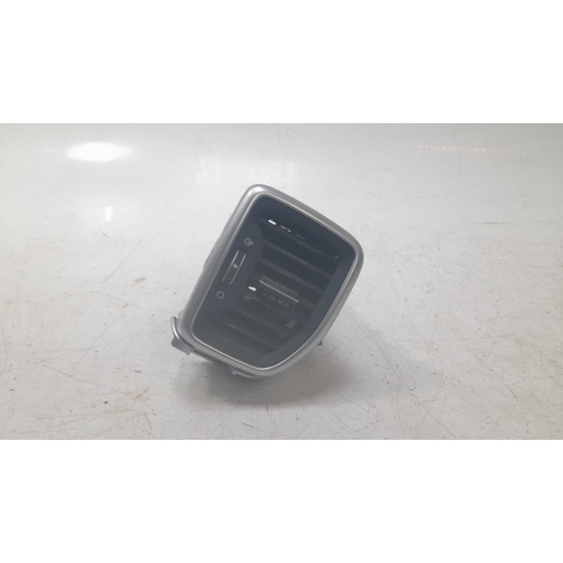 Recambio de rejilla aireadora para kia sportage drive 4x2 referencia OEM IAM 97490F1AA0  