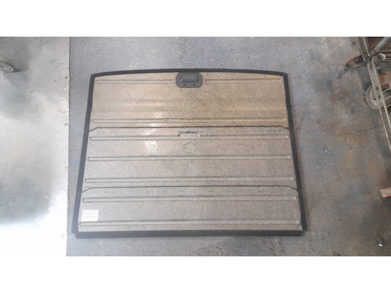 Recambio de bandeja trasera para kia sportage drive 4x2 referencia OEM IAM 85720F1000  