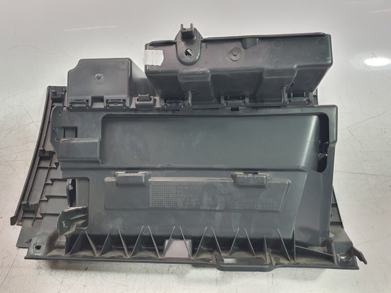 Recambio de guantera para seat arona fr referencia OEM IAM 6F1857095AE82V  