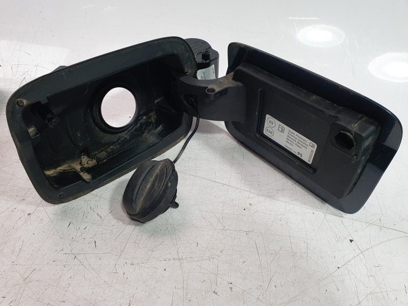 Recambio de tapa exterior combustible para seat arona fr referencia OEM IAM 6F9809905F  