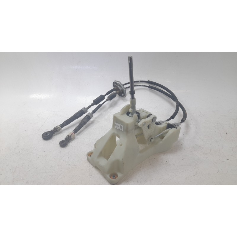 Recambio de palanca cambio para kia sportage drive 4x2 referencia OEM IAM 43700F1210WK  