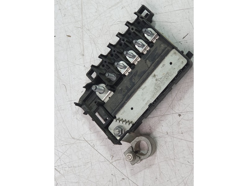 Recambio de caja reles / fusibles para seat arona fr referencia OEM IAM 2Q0937548D  