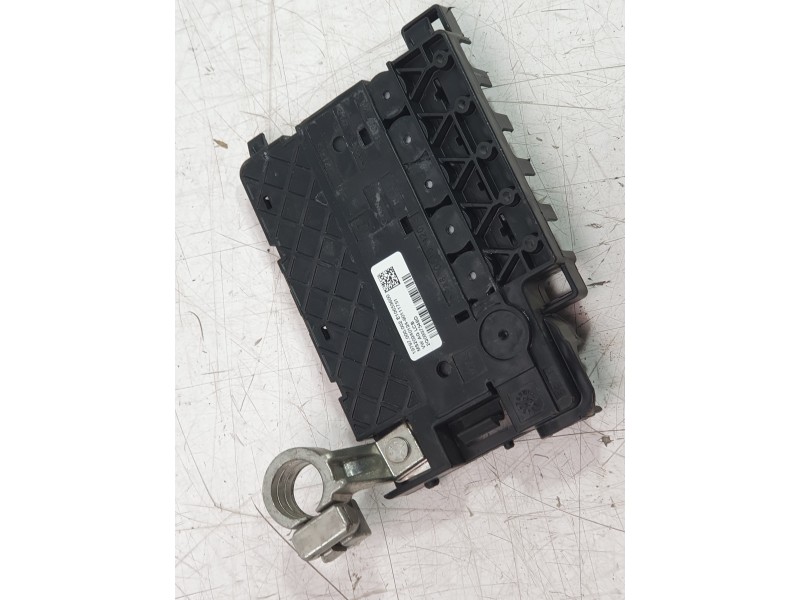 Recambio de caja reles / fusibles para seat arona fr referencia OEM IAM 2Q0937548D  