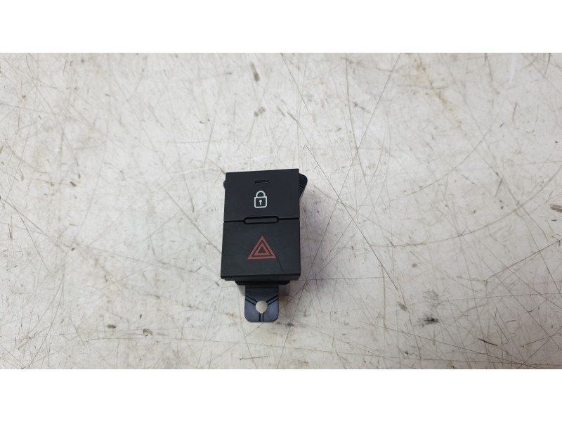 Recambio de warning para hyundai i20 iii (bc3, bi3) 1.0 t-gdi referencia OEM IAM 93790Q0000  