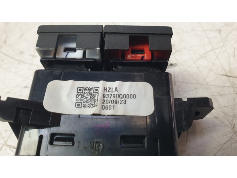 Recambio de warning para hyundai i20 iii (bc3, bi3) 1.0 t-gdi referencia OEM IAM 93790Q0000  