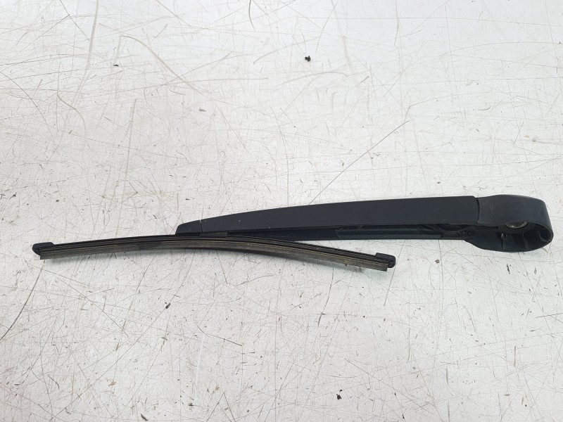 Recambio de brazo limpia trasero para seat arona fr referencia OEM IAM 6R6955707B  