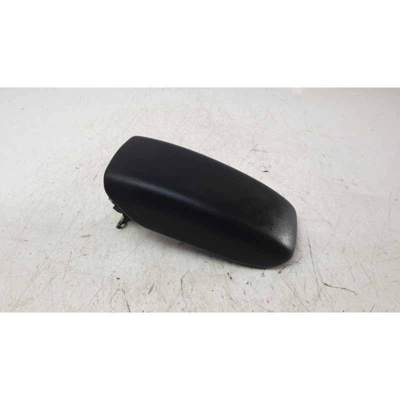 Recambio de apoyabrazos central para hyundai i20 iii (bc3, bi3) 1.0 t-gdi referencia OEM IAM 84660T7600NNB  