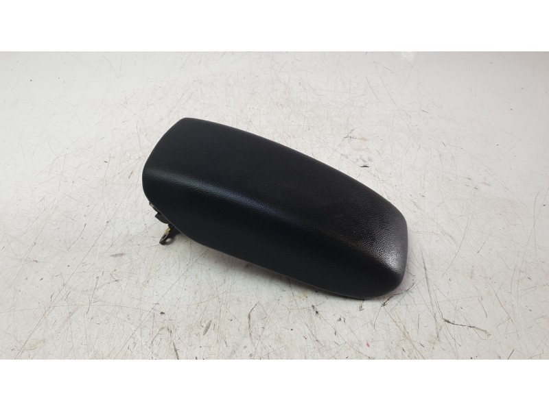 Recambio de apoyabrazos central para hyundai i20 iii (bc3, bi3) 1.0 t-gdi referencia OEM IAM 84660T7600NNB  