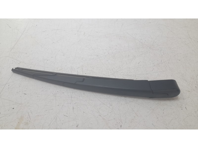 Recambio de brazo limpia trasero para kia sportage drive 4x2 referencia OEM IAM 98815A4100  
