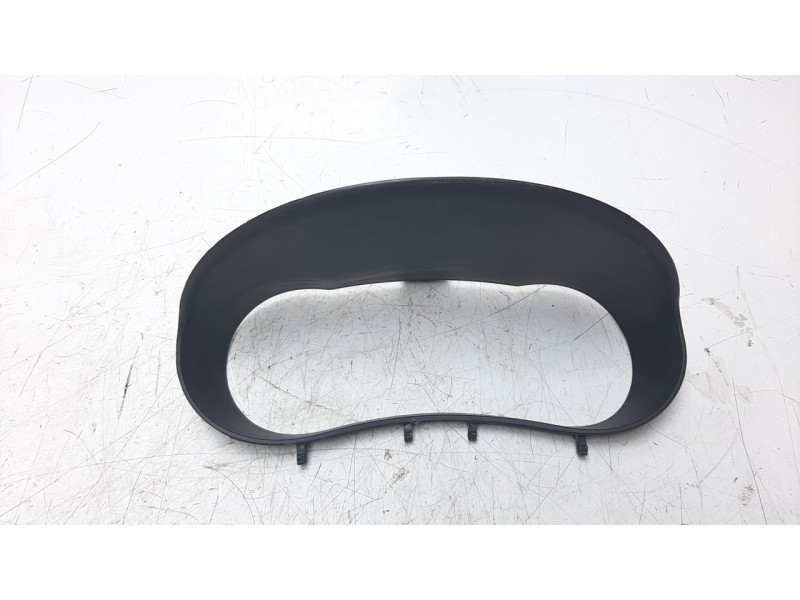 Recambio de moldura para renault clio iii 1.5 dci diesel cat referencia OEM IAM 8200475240  