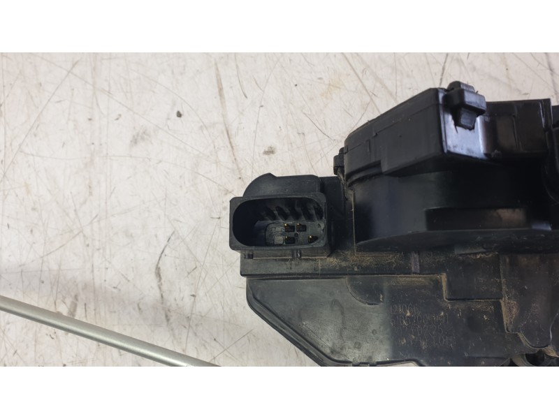 Recambio de cerradura puerta delantera derecha para swm g01 1.5 referencia OEM IAM 6105200  