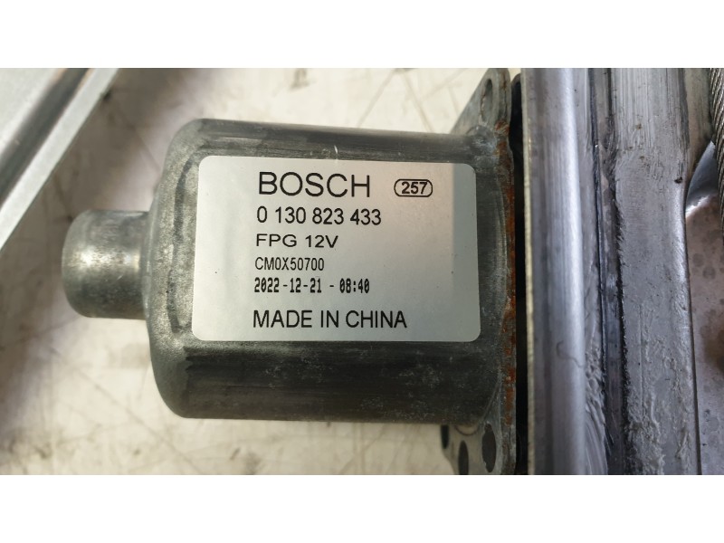 Recambio de elevalunas delantero derecho para swm g01 1.5 referencia OEM IAM 0130823433  