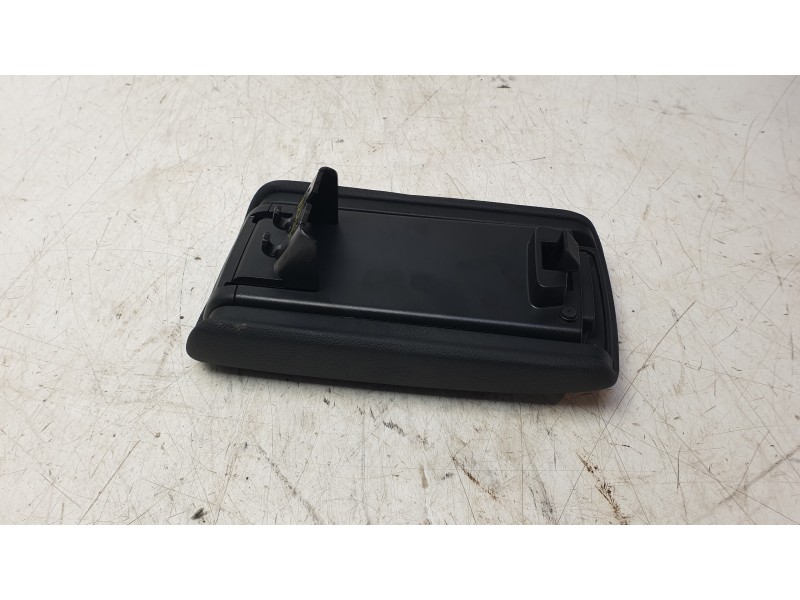 Recambio de apoyabrazos central para renault captur ii (hf_) tce 90 (hfm6) referencia OEM IAM 969201051R  