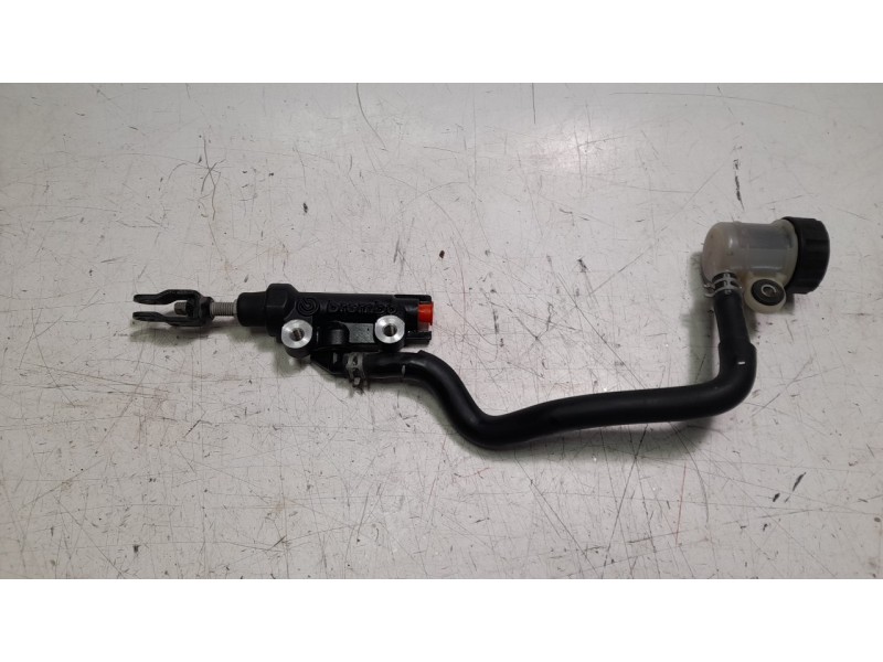 Recambio de bomba freno para yamaha xsr 700 referencia OEM IAM 4P52583V0000  