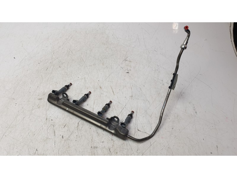 Recambio de rampa inyectora para toyota c-hr hybrid active referencia OEM IAM 2381437100  