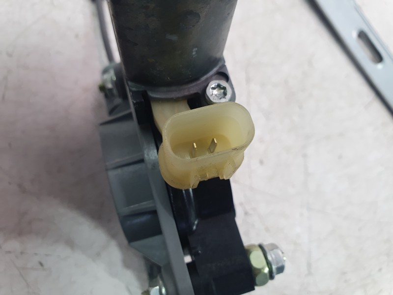 Recambio de elevalunas delantero derecho para kia stonic (yb) 1.0 t-gdi eco-dynamics+ referencia OEM IAM 82402H8100  