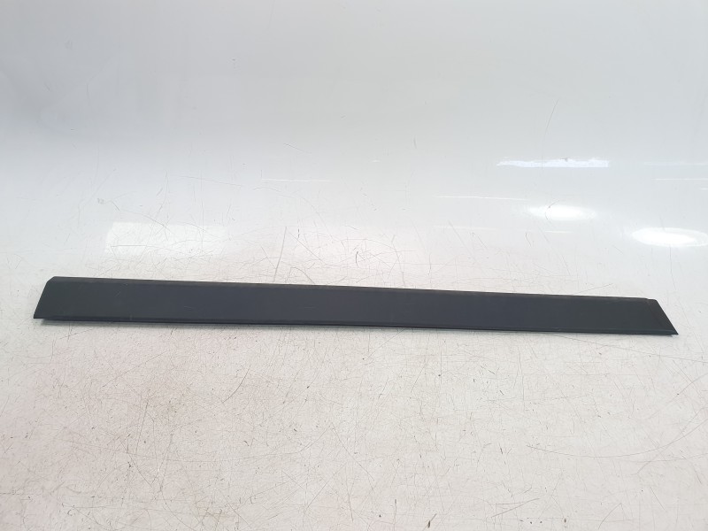 Recambio de moldura para kia stonic (yb) 1.0 t-gdi eco-dynamics+ referencia OEM IAM 87723H8400  