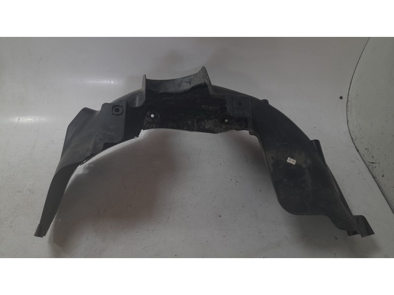 Recambio de paso rueda trasero izquierdo para dacia duster iii eco-g 100 essential referencia OEM IAM 767496121R  