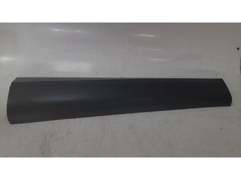 Recambio de moldura para renault captur ii (hf_) tce 160 (hfn1) referencia OEM IAM 801864042R  