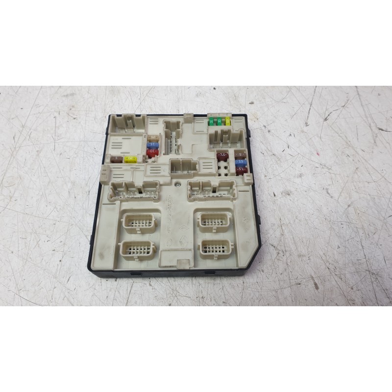 Recambio de caja reles / fusibles para renault kangoo express (fw0/1_) z.e. (fw0z, fw1z) referencia OEM IAM 284B68727R  
