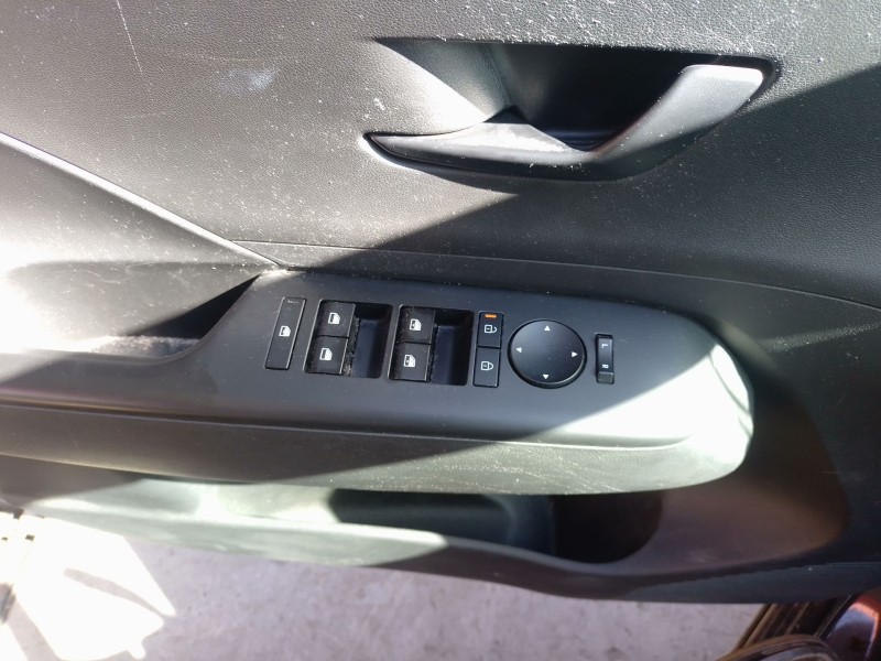 Recambio de mando elevalunas delantero izquierdo para hyundai kona 1.0 t-gdi referencia OEM IAM   