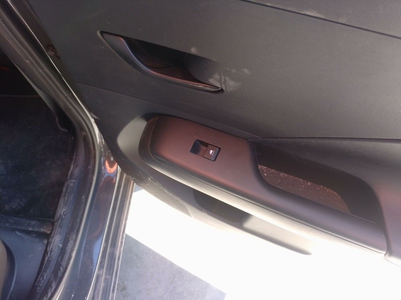 Recambio de mando elevalunas trasero derecho para hyundai kona 1.0 t-gdi referencia OEM IAM   