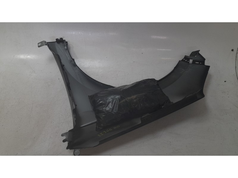 Recambio de aleta delantera derecha para renault clio v referencia OEM IAM 631002838R  109181411/RN3323013