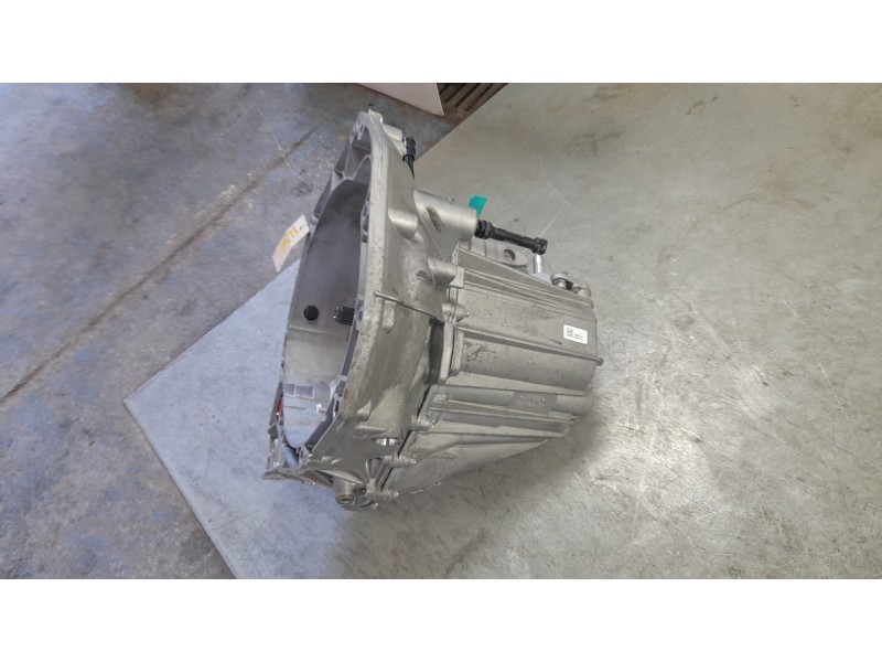Recambio de caja cambios para renault clio v referencia OEM IAM 320108230R JT4022 