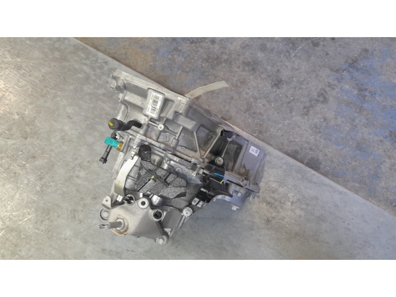 Recambio de caja cambios para renault clio v referencia OEM IAM 320108230R JT4022 