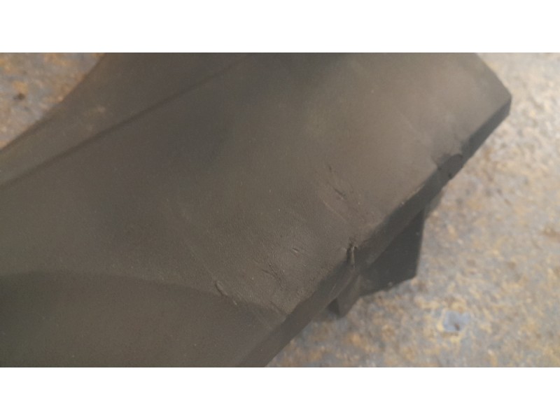 Recambio de estribos laterales para seat arona fr referencia OEM IAM 6F9853851  