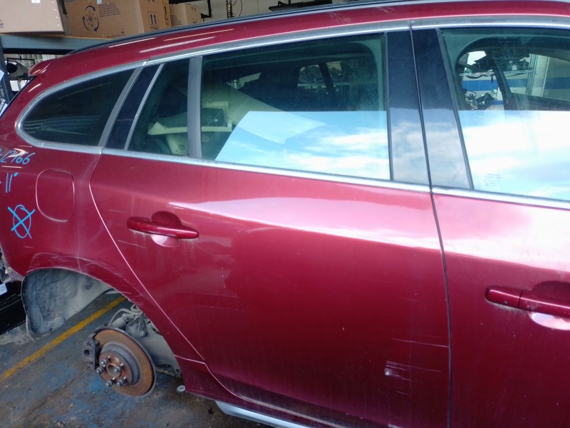 Recambio de puerta trasera derecha para volvo v60 i (155) d3 / d4 referencia OEM IAM   