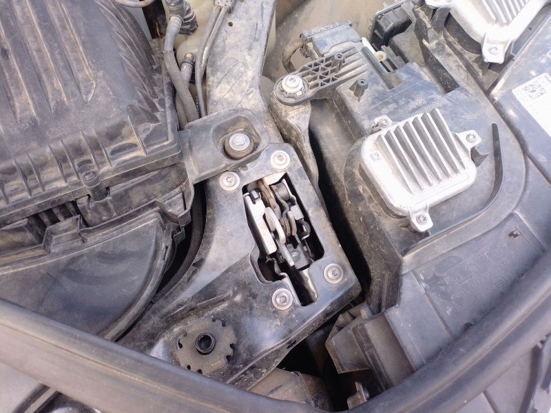 Recambio de cerradura capo para bmw x1 (f48) sdrive 18 d referencia OEM IAM   