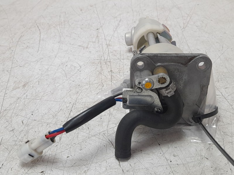 Recambio de bomba combustible para ktm super duke 1290 super duke r referencia OEM IAM 60307088100  