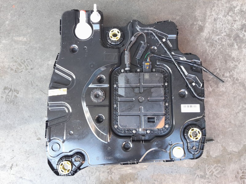 Recambio de deposito adblue para ds ds 3 / ds 3 crossback (ur_, uc_, uj_) 1.5 bluehdi 100 referencia OEM IAM   