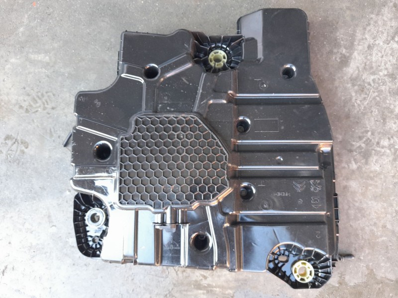 Recambio de deposito adblue para ds ds 3 / ds 3 crossback (ur_, uc_, uj_) 1.5 bluehdi 100 referencia OEM IAM   