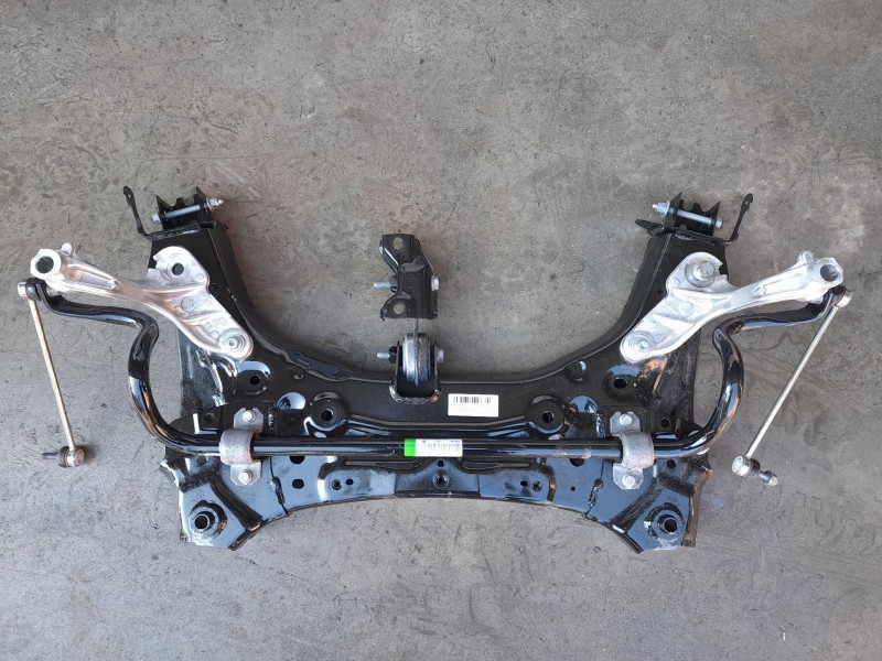 Recambio de puente delantero para renault clio v referencia OEM IAM 544012246R  