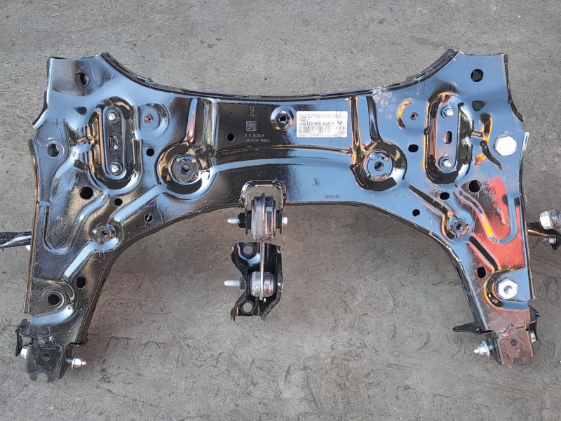 Recambio de puente delantero para renault clio v referencia OEM IAM 544012246R  