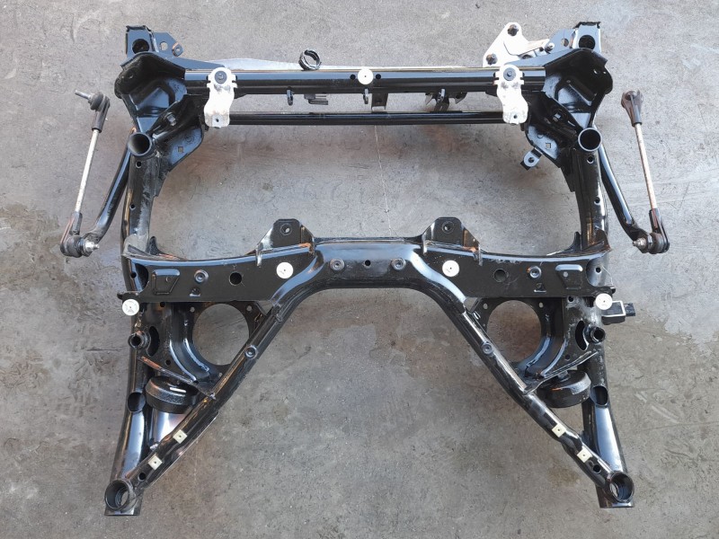 Recambio de puente delantero para bmw 3 (f30, f80) 330 e referencia OEM IAM 31106872118  