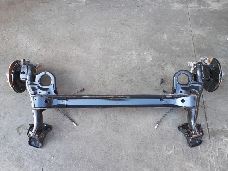 Recambio de puente trasero para mg zs suv (azs1) 1.5 vti referencia OEM IAM 11066668  