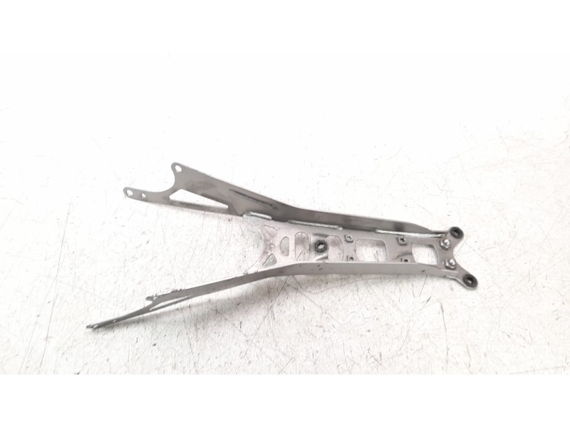 Recambio de portamatriculas para honda cb 650r referencia OEM IAM 80103MKYD50  