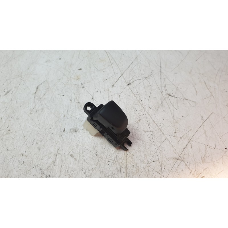 Recambio de mando elevalunas trasero izquierdo para renault kangoo express (fw0/1_) z.e. (fw0z, fw1z) referencia OEM IAM 2542186