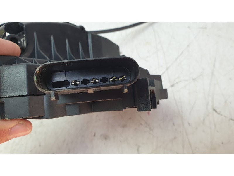 Recambio de cerradura puerta trasera derecha para ford transit courier b460 furgoneta/monovolumen 1.5 tdci referencia OEM IAM 92