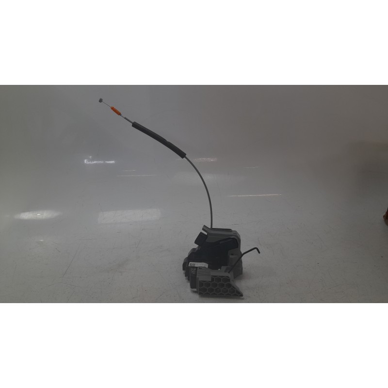 Recambio de cerradura puerta trasera izquierda para hyundai bayon 1.2 mpi 79 cv maxx (2024) referencia OEM IAM 81410Q0400  