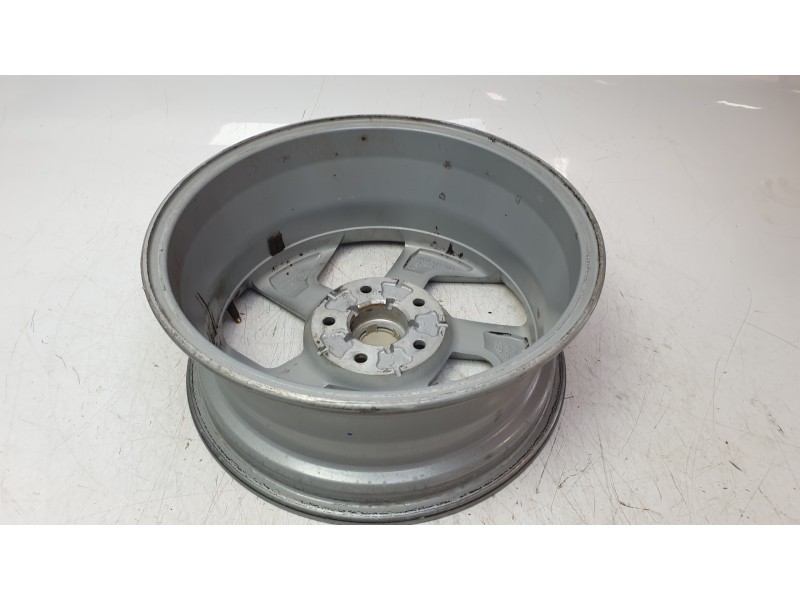 Recambio de llanta para hyundai kona maxx 2wd referencia OEM IAM 52910BE150  