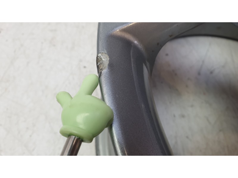 Recambio de llanta para hyundai kona maxx 2wd referencia OEM IAM 52910BE150  