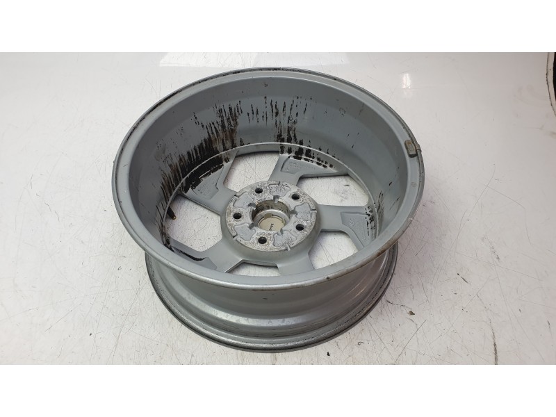 Recambio de llanta para hyundai kona maxx 2wd referencia OEM IAM 52910BE150  