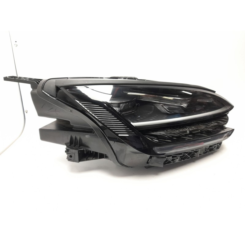 Recambio de faro derecho para byd seal u 1.5 plug-in hybrid awd referencia OEM IAM 13856225  