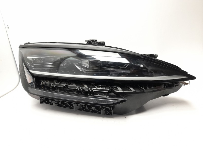 Recambio de faro derecho para byd seal u 1.5 plug-in hybrid awd referencia OEM IAM 13856225  