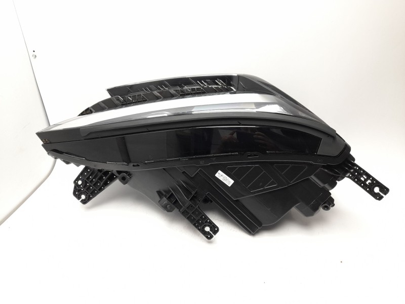 Recambio de faro derecho para byd seal u 1.5 plug-in hybrid awd referencia OEM IAM 13856225  