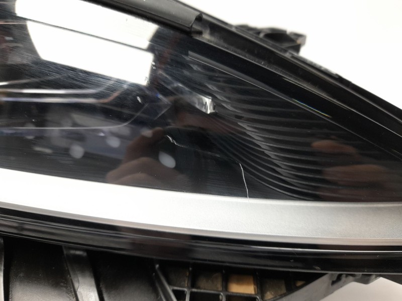 Recambio de faro derecho para byd seal u 1.5 plug-in hybrid awd referencia OEM IAM 13856225  